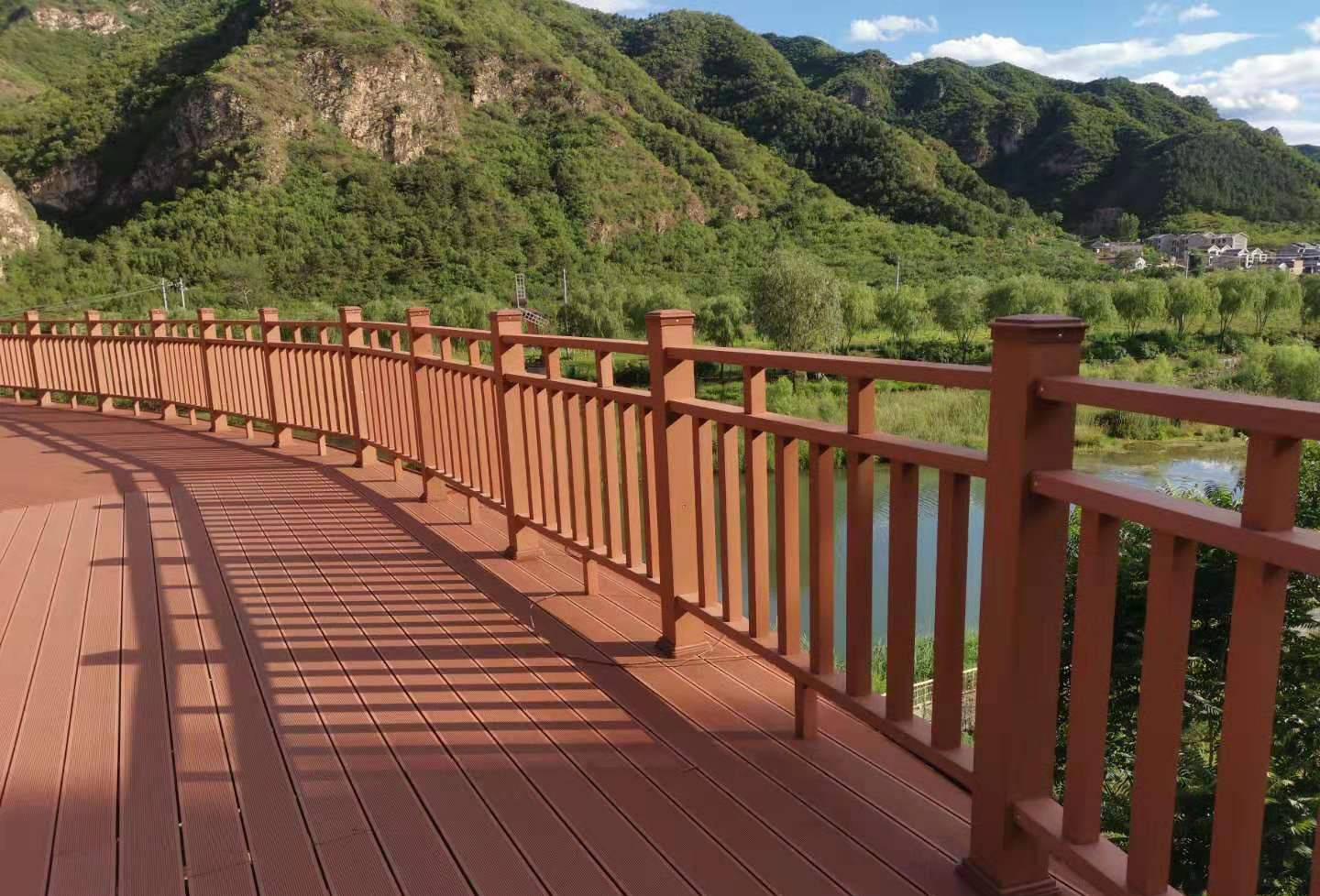 Beijing Niujiao Lake Observation Deck