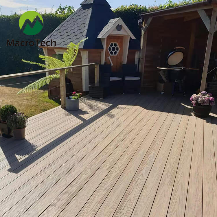 Natural courtyard decoration