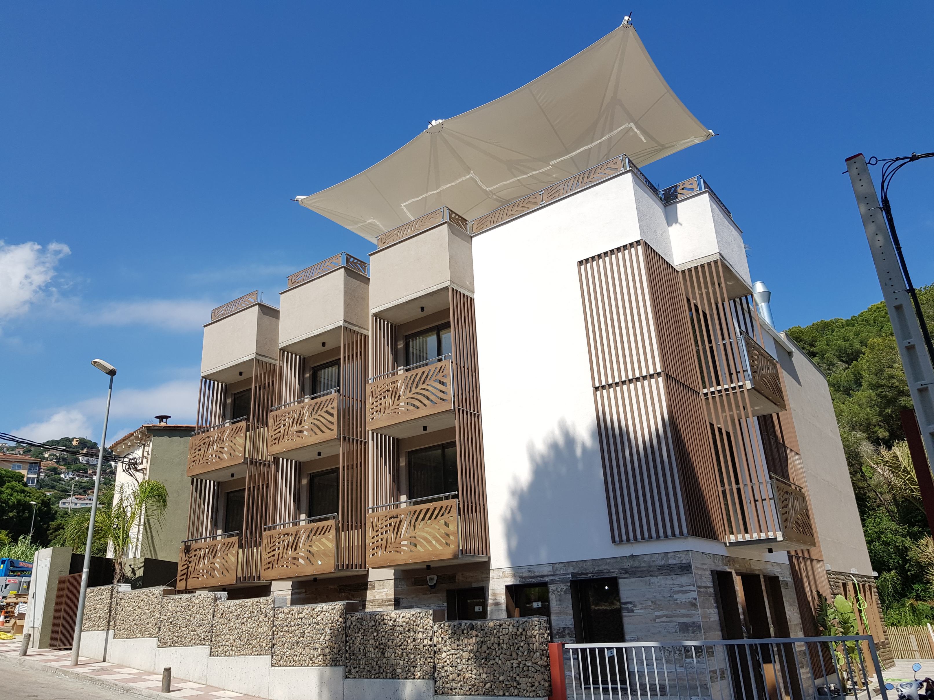 Customer using MacrotechWPC wallboard case display