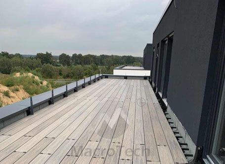 What are macrotech Outdoor Decking's performance advantages