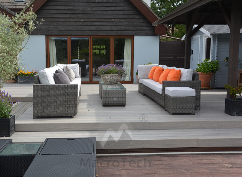 Waterproof outdoor wood plastic composite decking is the choice of outdoor ground pavement